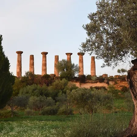 Alojamento de Acomodação e Pequeno-almoço Kolymbetra 3*