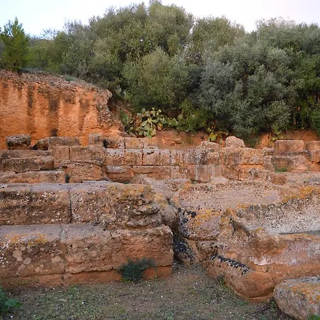 Alojamento de Acomodação e Pequeno-almoço Kolymbetra 3*