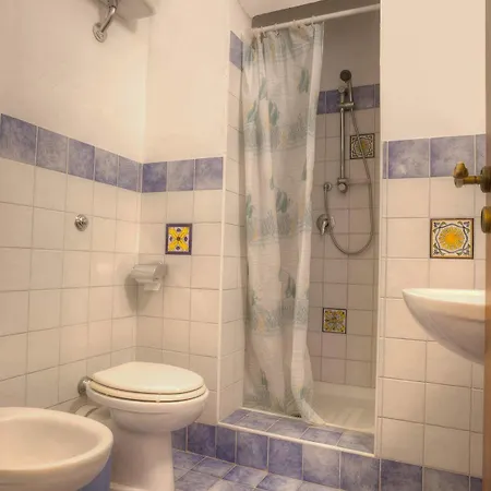 Alojamento de Acomodação e Pequeno-almoço Kolymbetra 3*